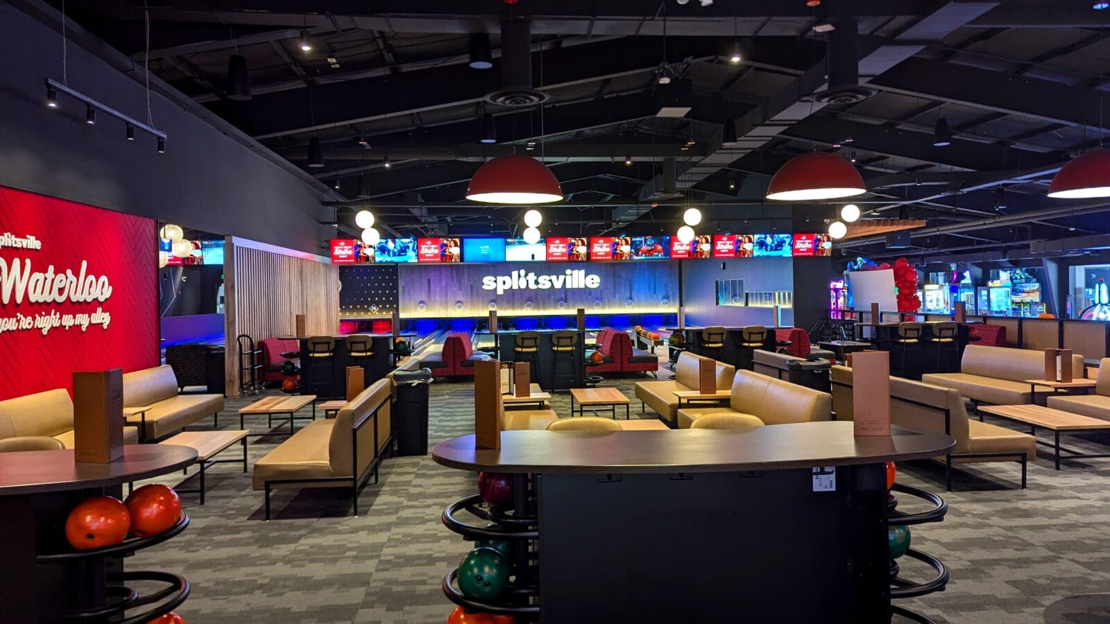 Venue millwork, Splitsville